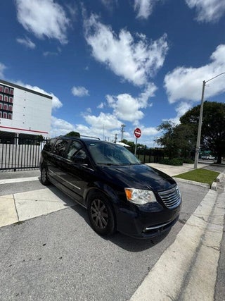 2011 Chrysler Town and Country thumbnail – Miami, FL – 4