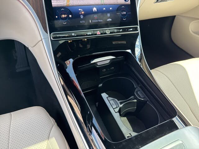 2025 Mercedes-Benz CLE 300 4MATIC
                                    for sale in Hollywood, FL – photo 5