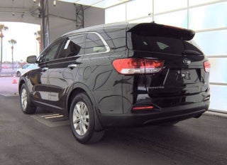 2017 Kia Sorento thumbnail – Miami, FL – 4