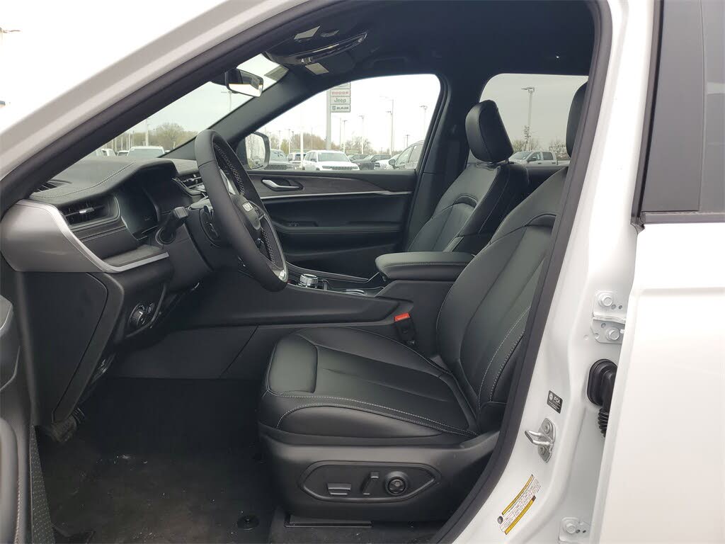 Image of 2025 Jeep Grand Cherokee
