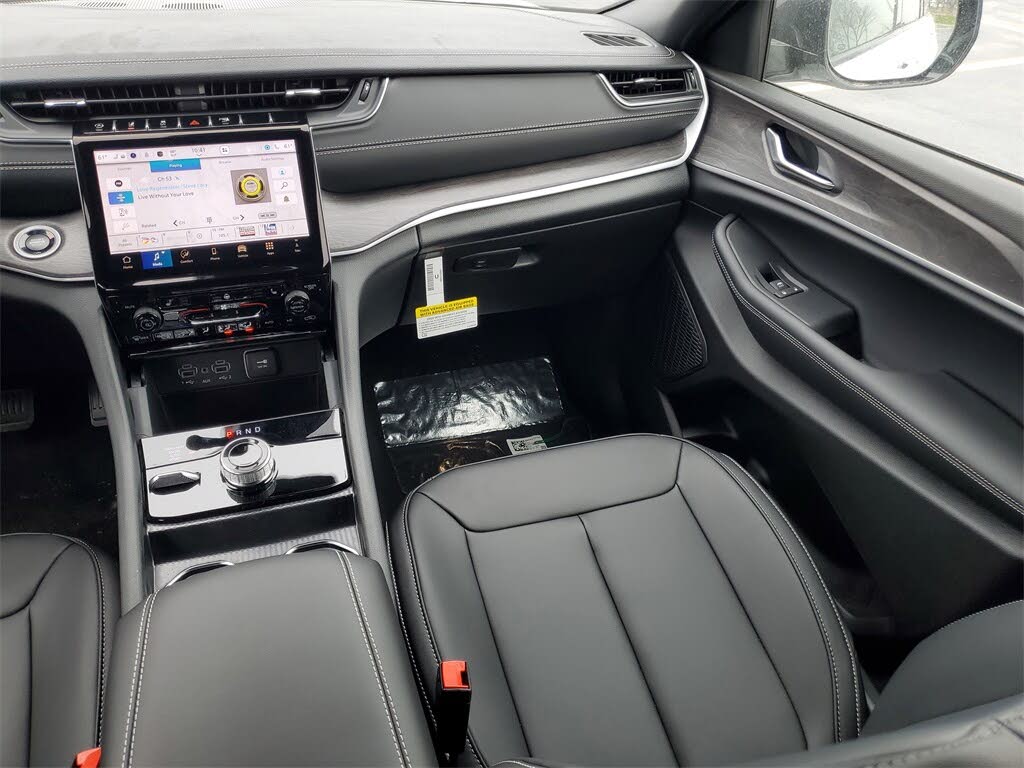 Image of 2025 Jeep Grand Cherokee
