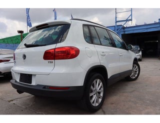 2017 Volkswagen Tiguan thumbnail – Miami, FL – 7