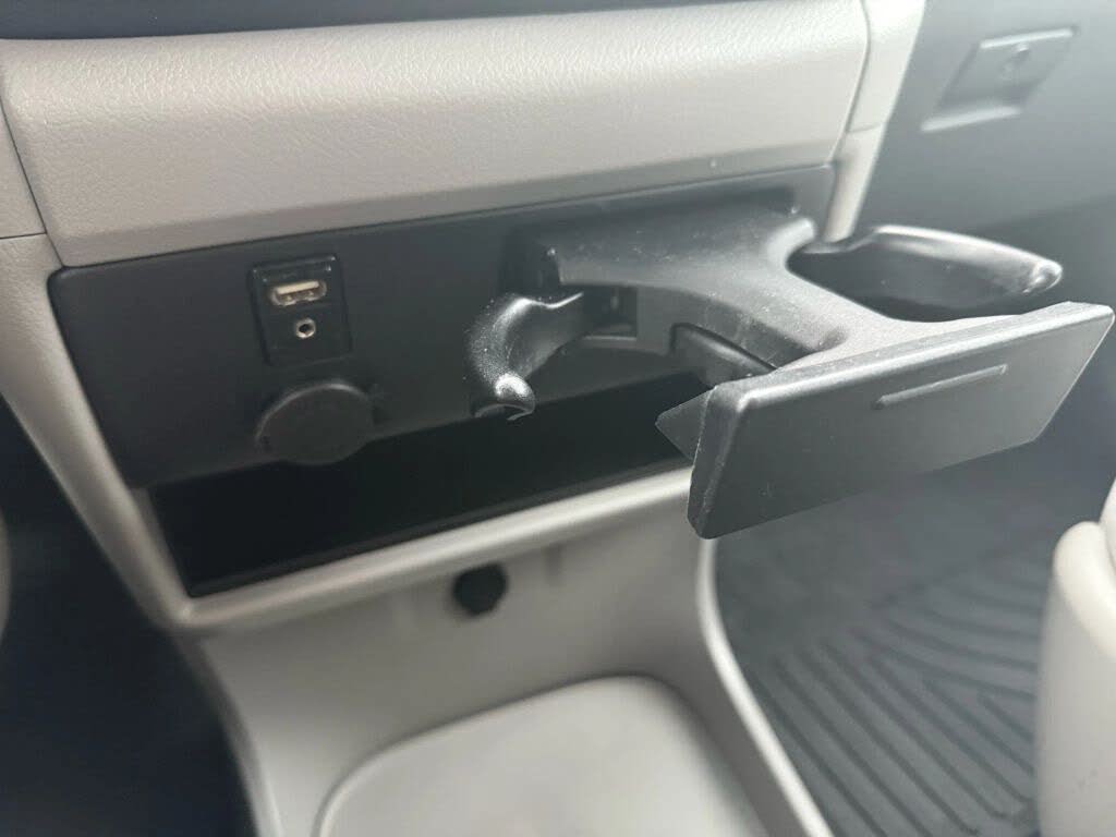 2016 Toyota Sienna LE 8-Passenger
                                    for sale in Miami, FL – photo 41
