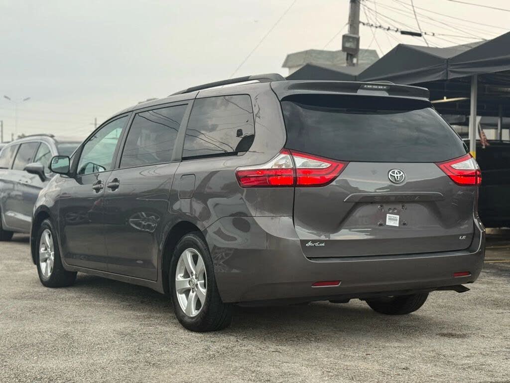 2016 Toyota Sienna LE 8-Passenger
                                    for sale in Miami, FL – photo 11
