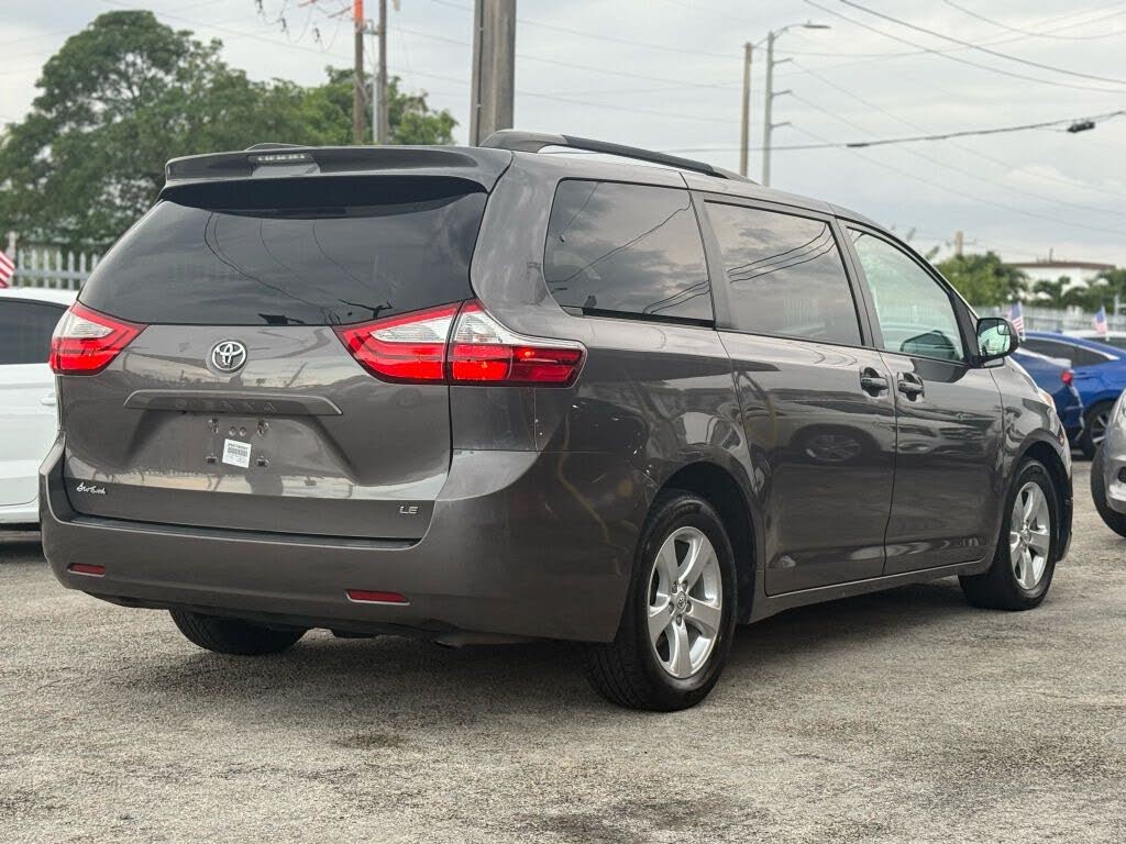 2016 Toyota Sienna LE 8-Passenger
                                    for sale in Miami, FL – photo 9