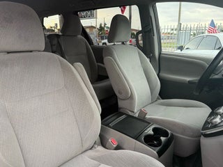 2016 Toyota Sienna thumbnail – Miami, FL – 30