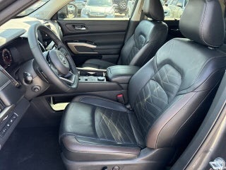 2022 Nissan Pathfinder thumbnail – Hollywood, FL – 18