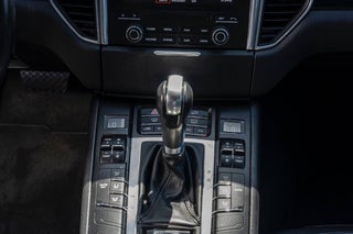 2018 Porsche Macan thumbnail – Hialeah, FL – 17