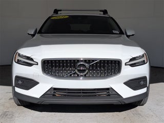 2021 Volvo V60 Cross Country thumbnail – Delray Beach, FL – 3