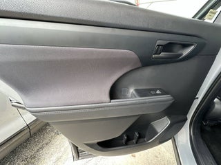 2024 Toyota Highlander Hybrid thumbnail – Hollywood, FL – 31