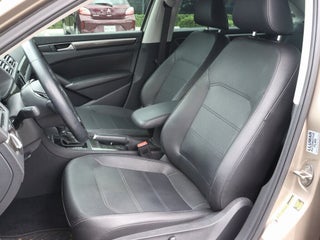2016 Volkswagen Passat thumbnail – Doral, FL – 14