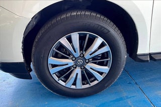 2018 Nissan Pathfinder thumbnail – Miami, FL – 32
