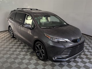 2025 Toyota Sienna thumbnail – Delray Beach, FL – 2