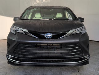 2025 Toyota Sienna thumbnail – Delray Beach, FL – 3