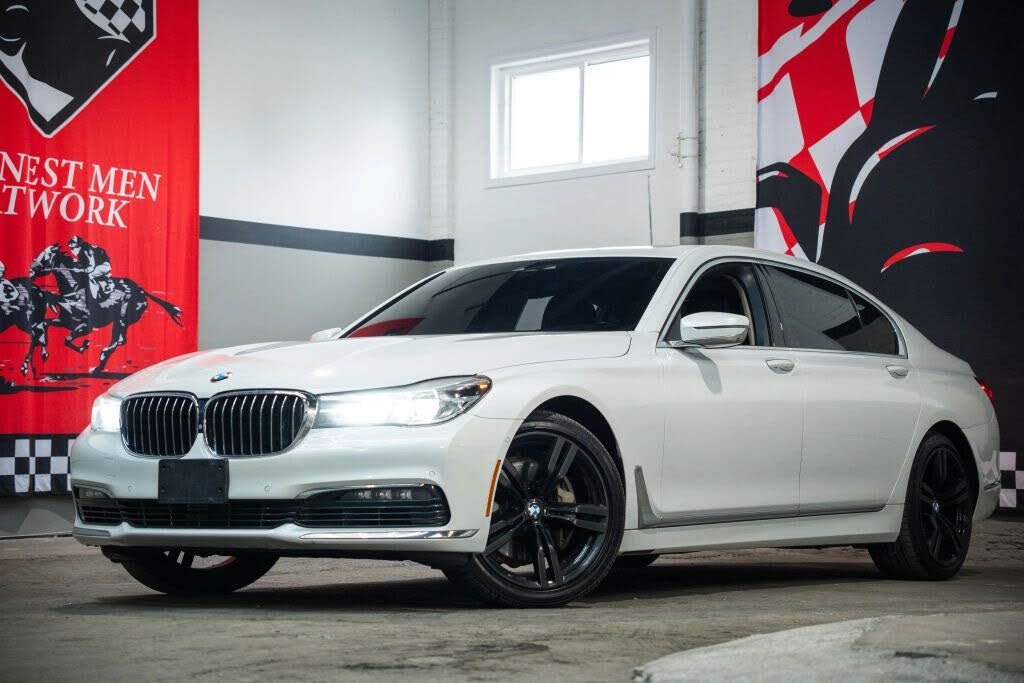 BMW 7 Series G11/G12 (6th Gen) 740i xDrive