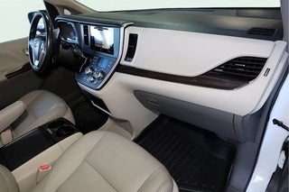 2017 Toyota Sienna thumbnail – Pompano Beach, FL – 24