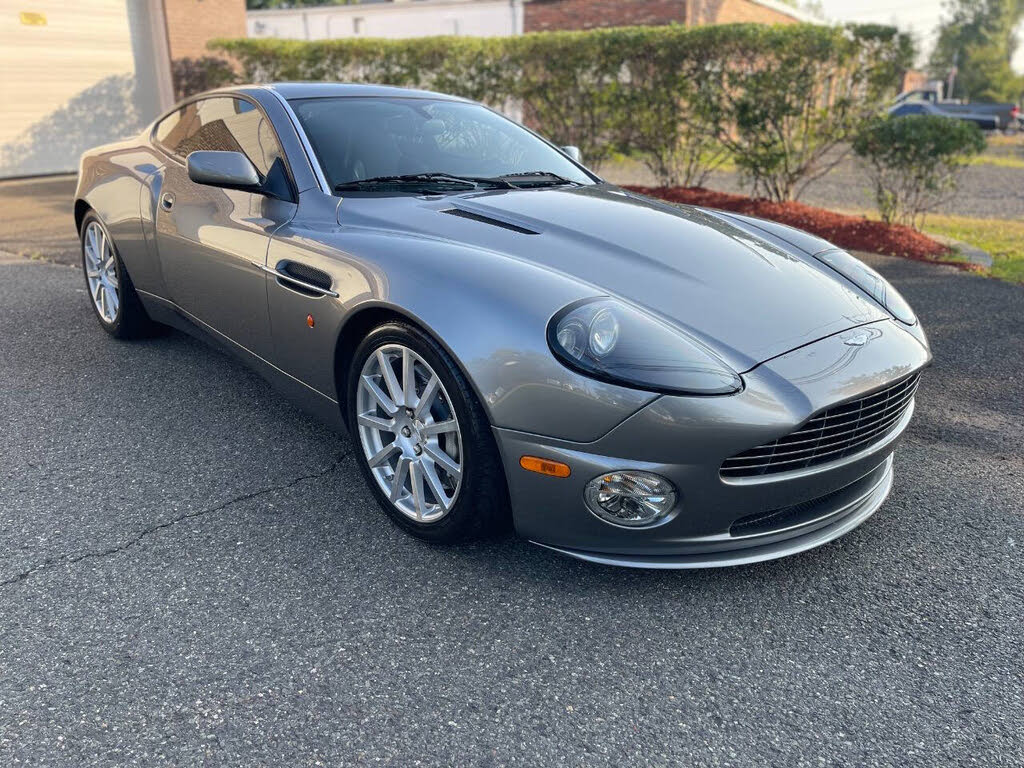 Aston Martin V12 Vanquish