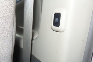 2017 Toyota Sienna thumbnail – Pompano Beach, FL – 16