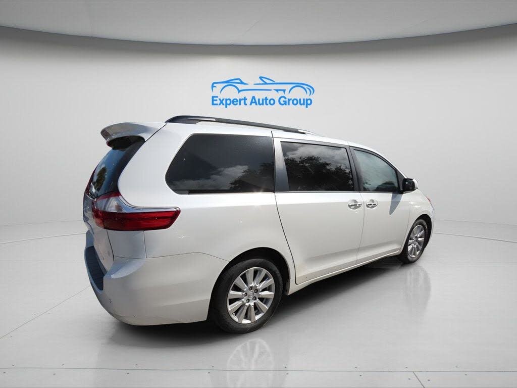 2017 Toyota Sienna XLE 8-Passenger
                                    for sale in Pompano Beach, FL – photo 6