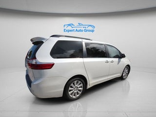 2017 Toyota Sienna thumbnail – Pompano Beach, FL – 6