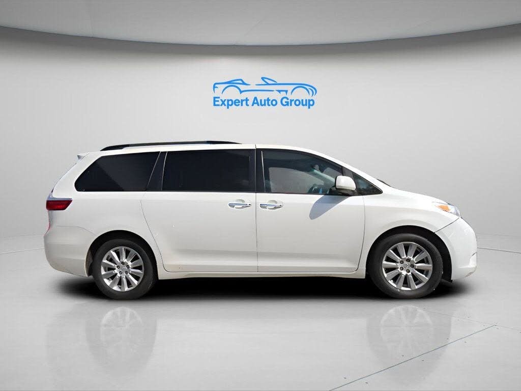 2017 Toyota Sienna XLE 8-Passenger
                                    for sale in Pompano Beach, FL – photo 3
