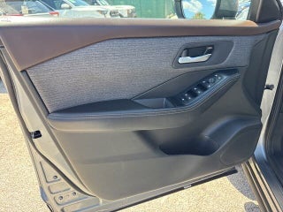 2023 Nissan Rogue thumbnail – Hollywood, FL – 30
