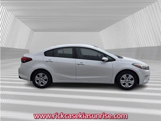 2017 Kia Forte thumbnail – Fort Lauderdale, FL – 4