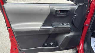 2022 Toyota Tacoma thumbnail – Oakland Park, FL – 16