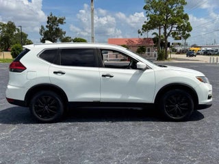 2017 Nissan Rogue thumbnail – Miami, FL – 9