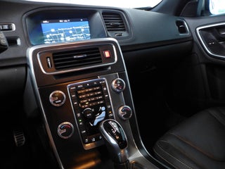 2017 Volvo V60 thumbnail – Pompano Beach, FL – 24