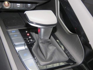 Image of 2025 Hyundai Elantra Hybrid