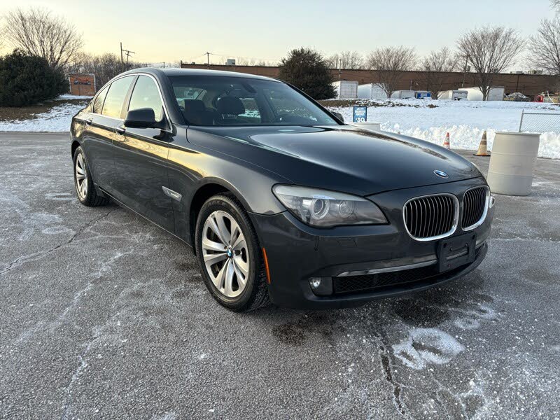 BMW 7 Series F01/F02/F03 (5th Gen) 740i