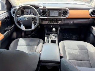 2018 Toyota Tacoma thumbnail – Oakland Park, FL – 17