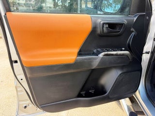 2018 Toyota Tacoma thumbnail – Oakland Park, FL – 30