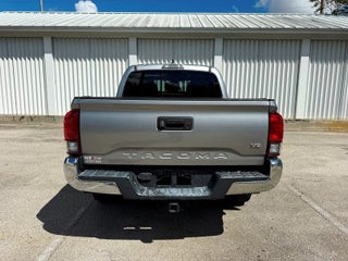 2018 Toyota Tacoma thumbnail – Oakland Park, FL – 4