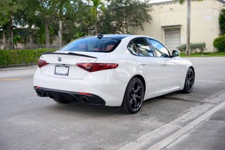 2017 Alfa Romeo Giulia thumbnail – Miami, FL – 9
