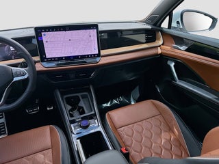 2025 Volkswagen Tiguan thumbnail – Miami, FL – 21