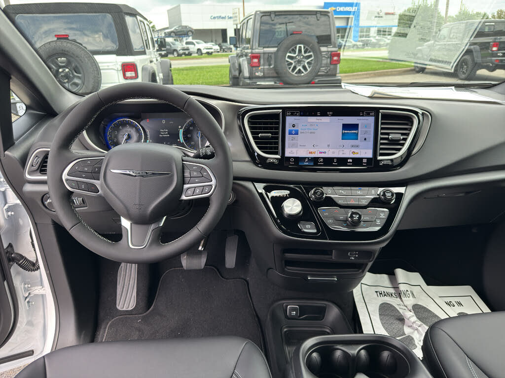 2026 Chrysler Voyager