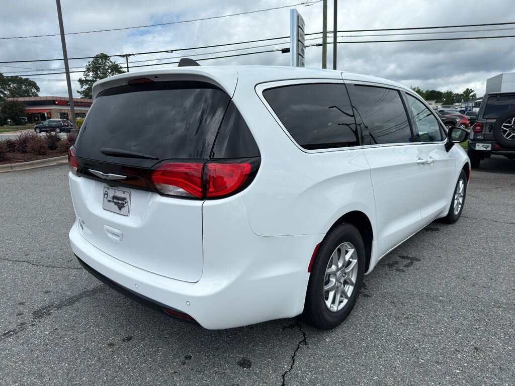 2026 Chrysler Voyager