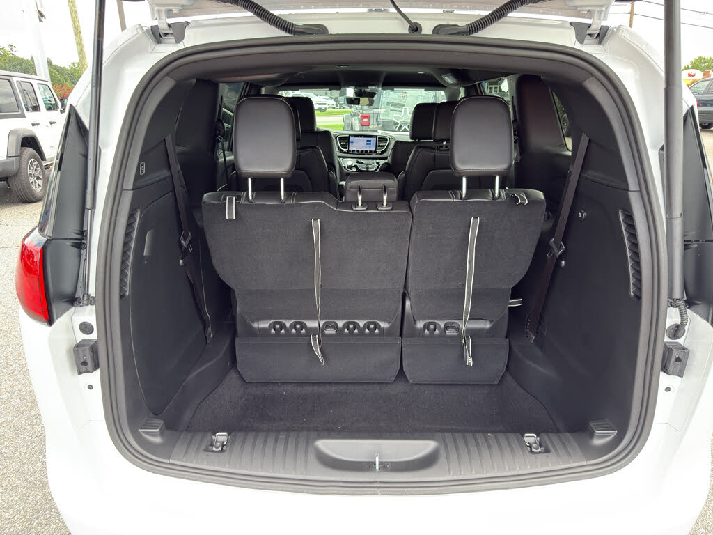 2026 Chrysler Voyager