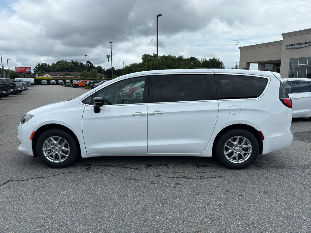 2026 Chrysler Voyager