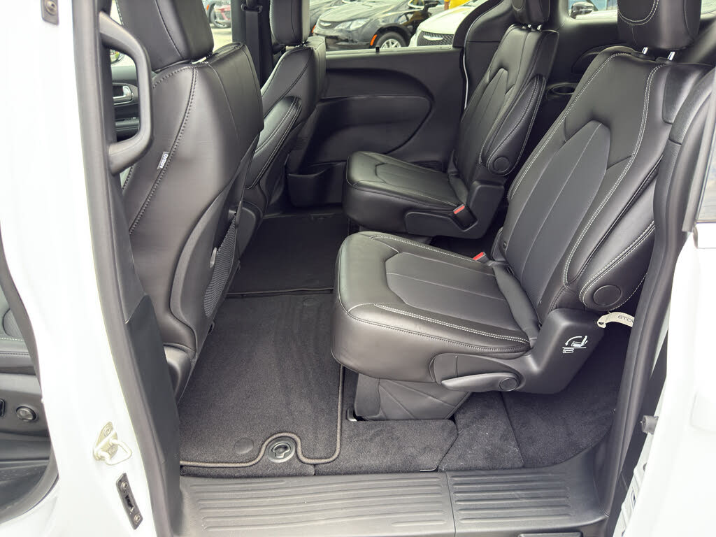 2026 Chrysler Voyager