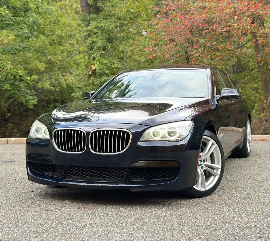BMW 7 Series F01/F02/F03 (5th Gen) Facelift 750i