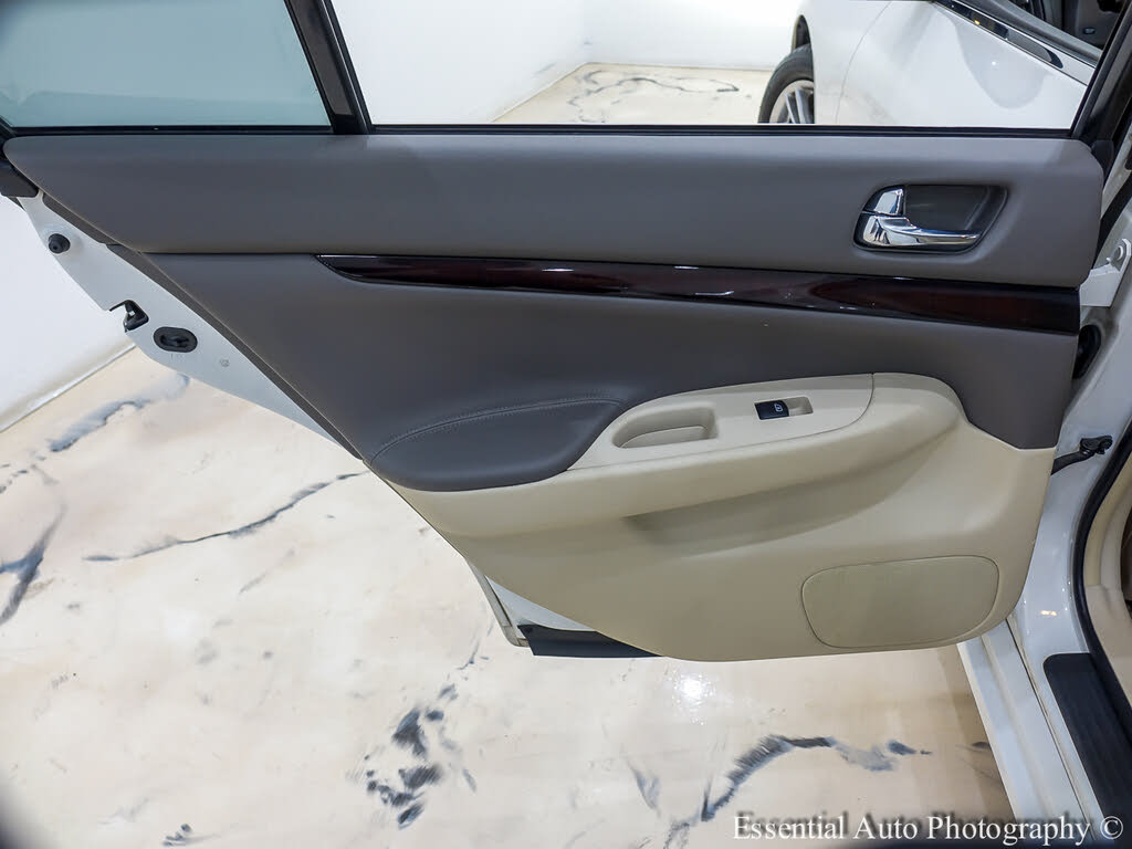 Image of 2011 Infiniti G37