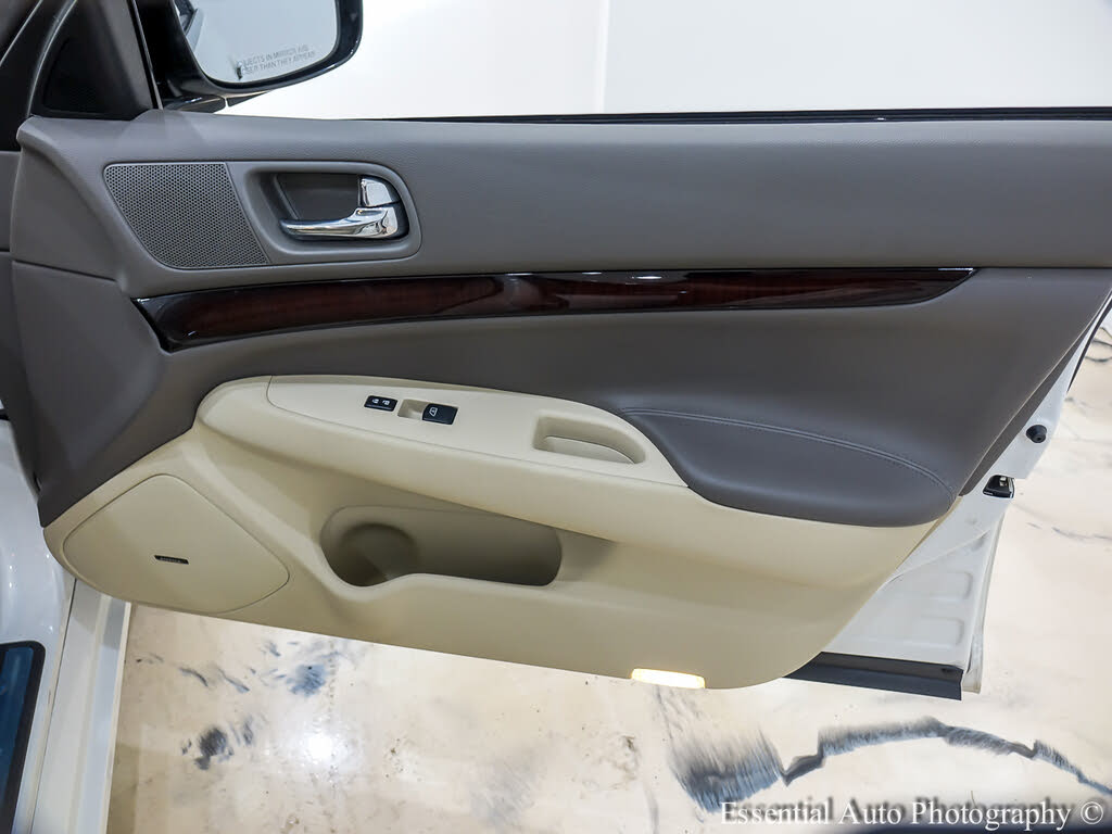 Image of 2011 Infiniti G37