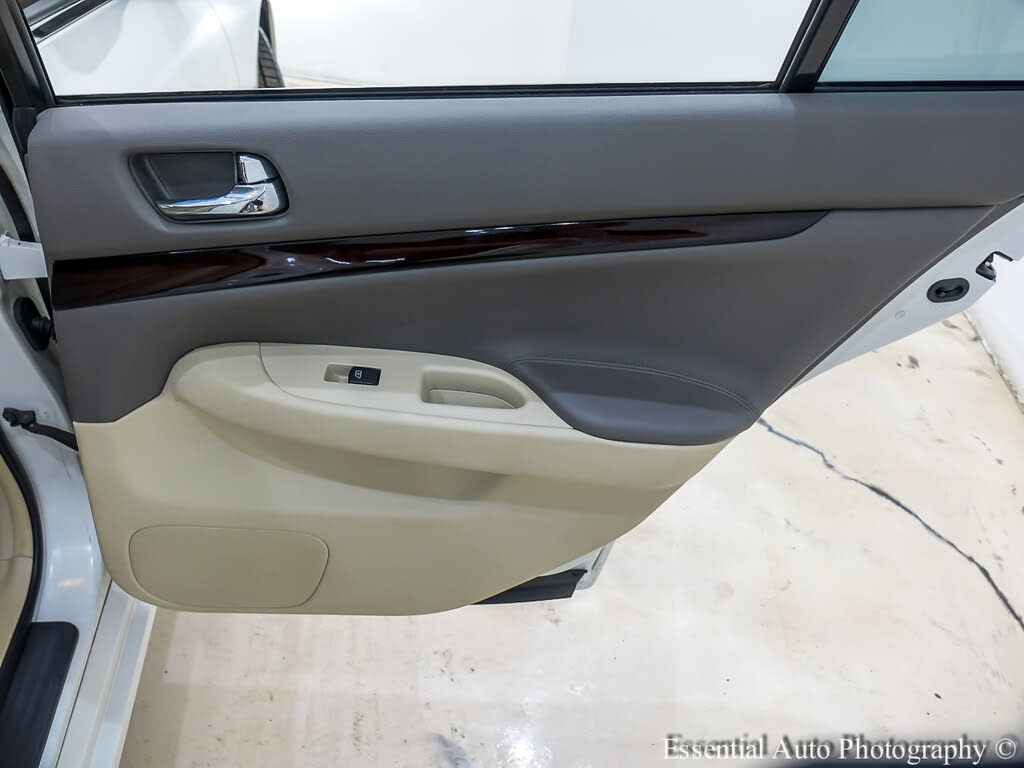 Image of 2011 Infiniti G37