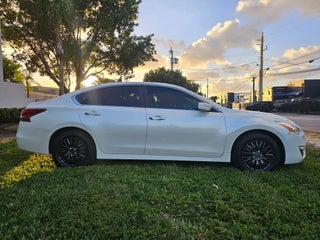 2014 Nissan Altima thumbnail – Miami, FL – 4
