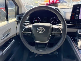 2023 Toyota Sienna thumbnail – Hollywood, FL – 18