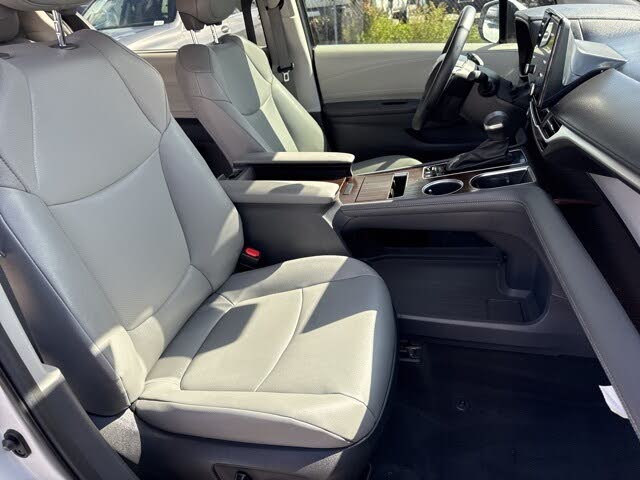 2023 Toyota Sienna XLE 7-Passenger
                                    for sale in Hollywood, FL – photo 15