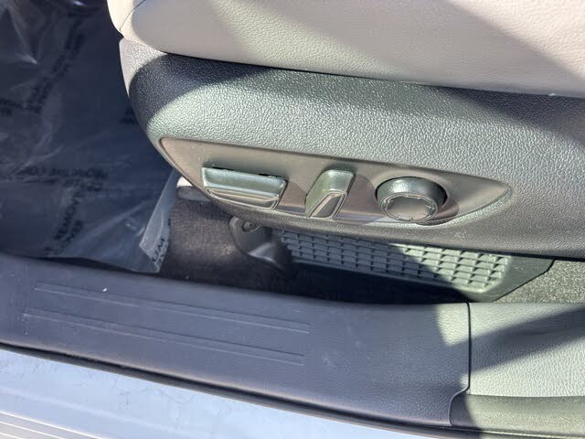 2023 Toyota Sienna XLE 7-Passenger
                                    for sale in Hollywood, FL – photo 31